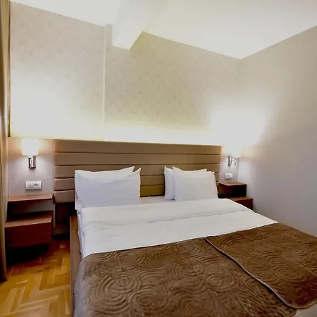 Sky Lux גורני מילנובץ